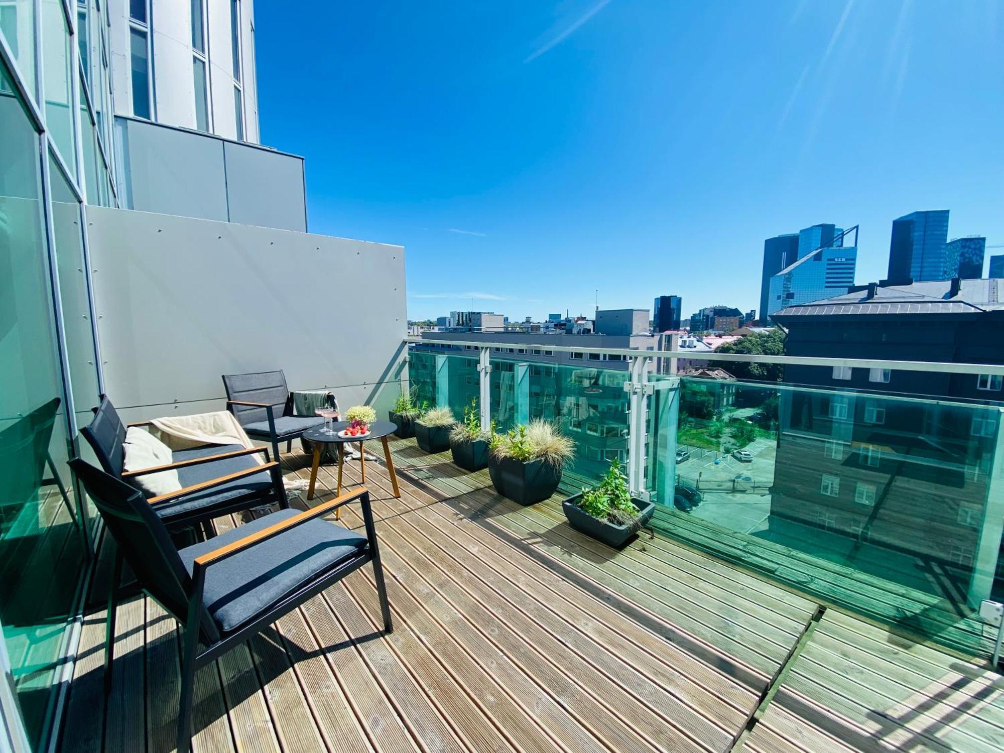 Heart With A Sunny Rooftop Terrace Apartment Tallinn