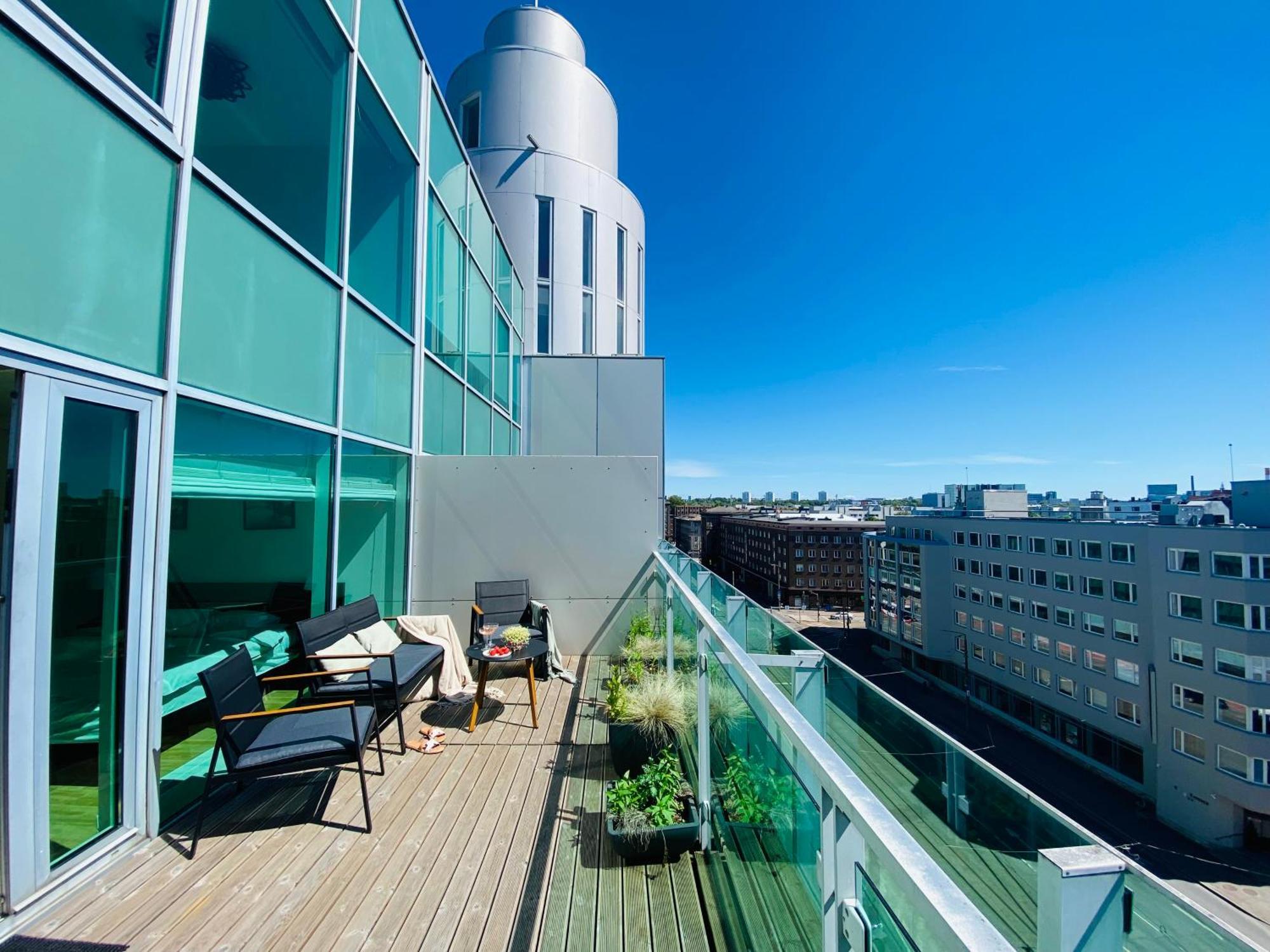 Heart With A Sunny Rooftop Terrace Apartment *